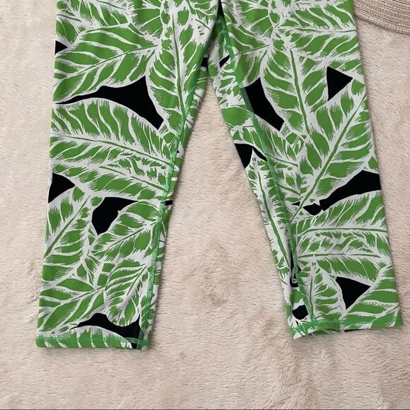 Alo Yoga Airbrush Capri Leggings Palm Springs Size Medium - Picture 7 of 16